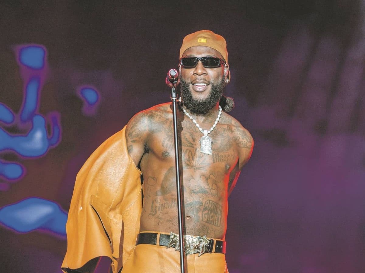 Who is responsible for sampling records?